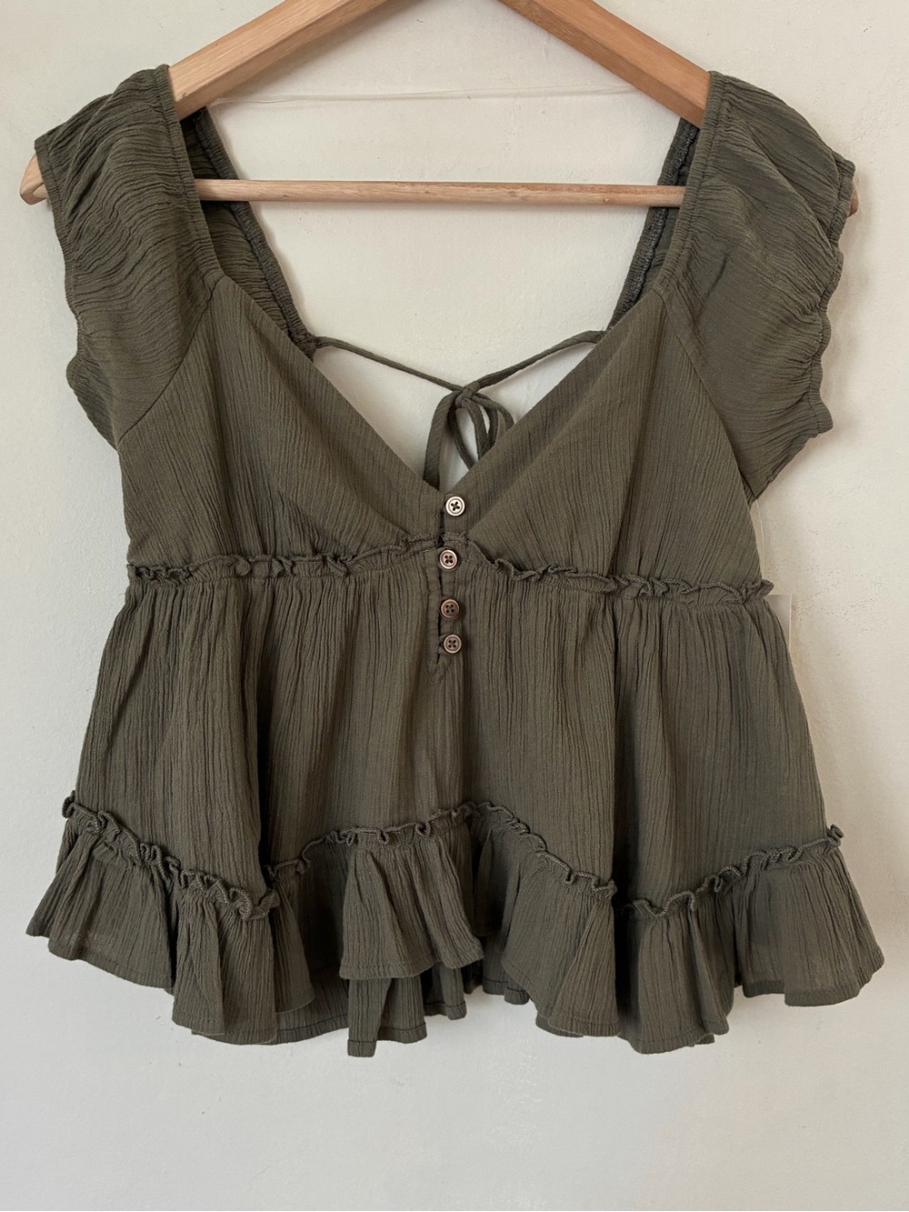 No Boundaries Boho Woven Babydoll Top Olive Green V-Neck Ruffle Hem XS NEW